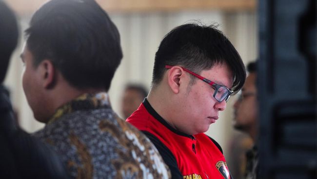 Ronald Tannur Potong Rambut Usai Vonis Bebas, Ritual Buang Sial?